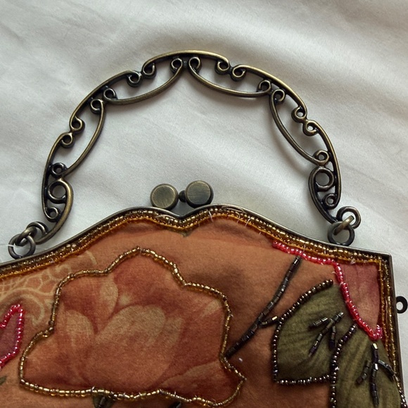 Vintage beaded Floral Handbag - Picture 3 of 6